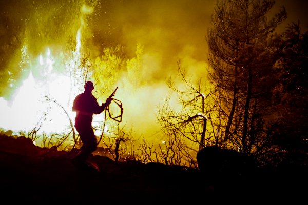 Τραγωδία στην Εύβοια: Νεκρός άνδρας την ώρα που η φωτιά πλησίαζε το σπίτι του
