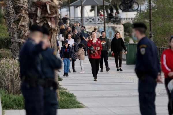 Δήμαρχος Παλαιού Φαλήρου: &#039;Εξαλλος με τον κόσμο που μαζεύτηκε στον Φλοίσβο