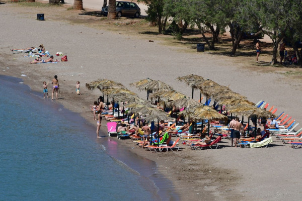 Χαρδαλιάς για άνοιγμα παραλιών: Από 5 έως 20.000 ευρώ τα πρόστιμα σε όσους παρανομήσουν