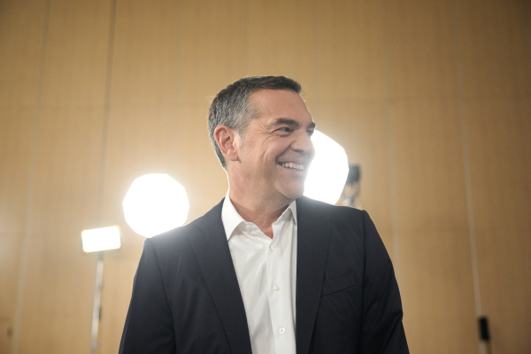 Ο Αγγελούδης μάζεψε τα «νταούλια»