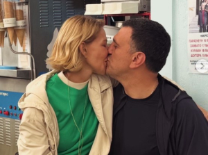 Τζένη Μπαλατσινού - Βασίλης Κικίλιας: Χορεύουν σε παραδοσιακό γλέντι στην Πάτμο