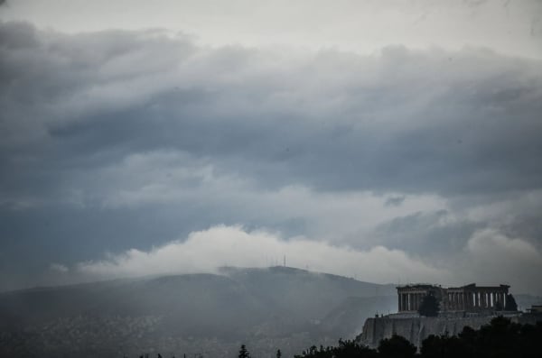 Καιρός: Σάββατο με νεφώσεις, βροχές και σποραδικές καταιγίδες