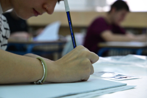 «Κατάργηση Πανελλαδικών εξετάσεων»: Ιστορία και δημαγωγία - Γράφει ο Σπύρος Αλεξίου