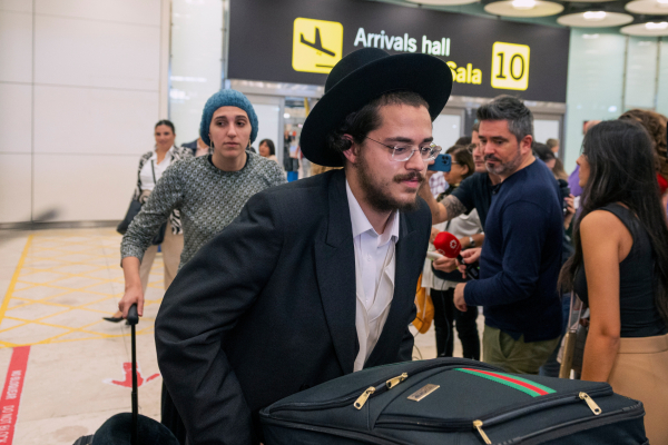 Αδειάζει το Ισραήλ: Κατά χιλιάδες εγκαταλείπουν το Τελ Αβίβ - Ακυρώνονται πτήσεις