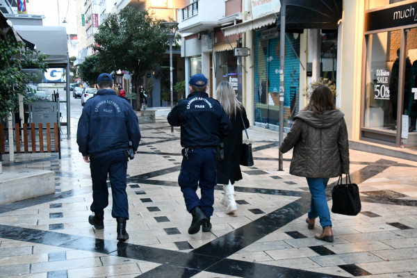 «Βροχή» τα πρόστιμα για ανοιχτά μαγαζιά, κορονοπάρτι και άσκοπες μετακινήσεις