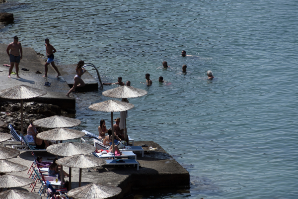 Καιρός για μπάνιο αύριο, όχι όμως και την Κυριακή