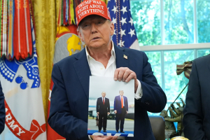 Τραμπ: Όχι σε νέα New START, αλλά σε βελτιωμένη και εκσυγχρονισμένη συνθήκη για τα πυρηνικά