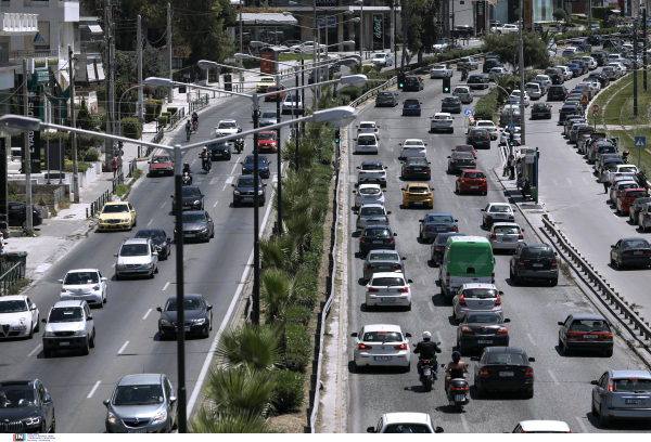 Κίνηση τώρα: Στο κόκκινο όλη η Αττική, σε ποιους δρόμους επικρατεί χάος