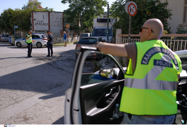 Θεσσαλονίκη: 9,5 μήνες φυλάκιση σε 30χρονο που επιτέθηκε σε αστυνομικό επειδή του έκοψε κλήση