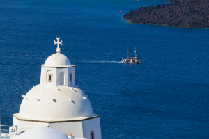 Πάσχα στο Αιγαίο: Μοναδικά έθιμα και παραδόσεις σε κάθε νησί