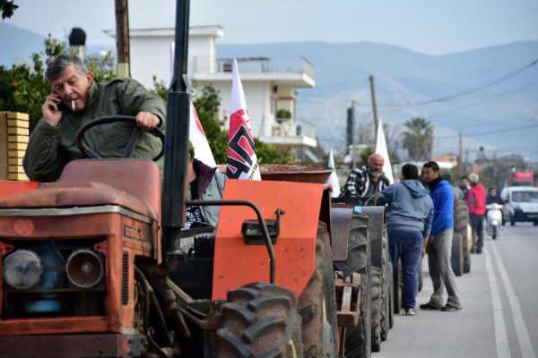 Νέα μπλόκα στήνουν οι αγρότες