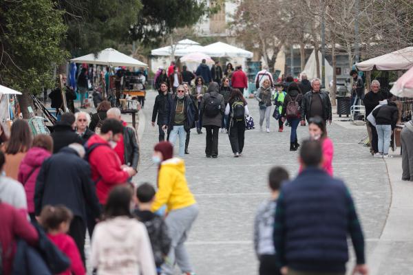 Κορονοϊός: Αυξημένα και σήμερα τα κρούσματα, 61 νεκροί και 360 διασωληνωμένοι