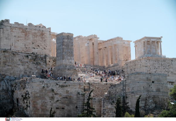 «Τέλος» στην ενισχυμένη εποπτεία: Τι αλλάζει από 20 Αυγούστου, τα νέα μέτρα