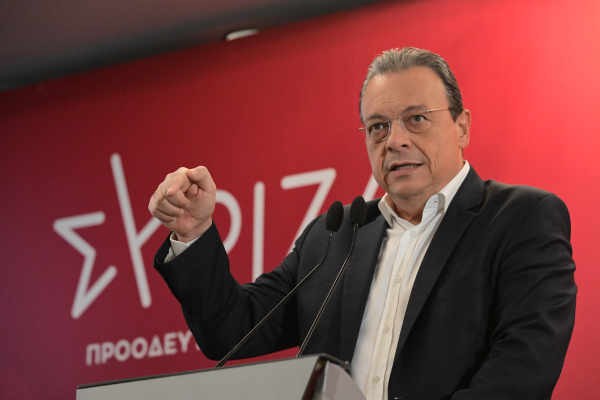 Ο Φάμελλος δεν πάει Συνέδριο