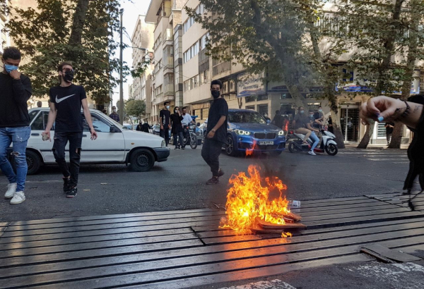 Βάφονται με αίμα οι δρόμοι στο Ιράν: Συνεχίζεται το όργιο καταστολής στο Κουρδιστάν