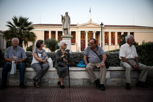 Πώς θα υπολογιστεί η σύνταξη όσων περιμένουν να εκδοθεί η απόφαση για συνταξιοδότηση