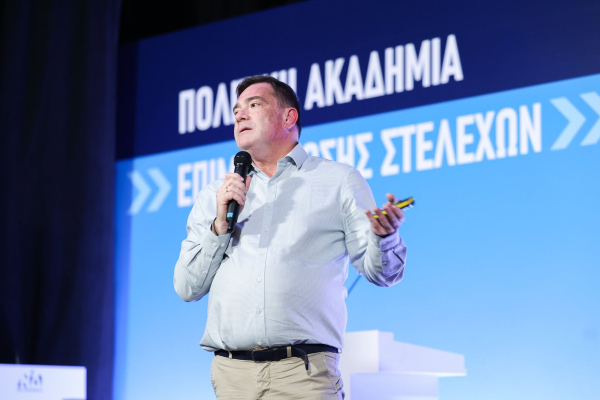 Ο γραμματέας του Πολιτικού Σχεδιασμού της ΝΔ ζητάει την κατάργηση του γάμου των ομόφυλων!
