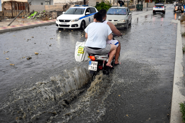 Προειδοποιήσεις μετεωρολόγων για «ασυνήθιστη» κακοκαιρία: Live η πορεία, πότε «χτυπά» την Αττική