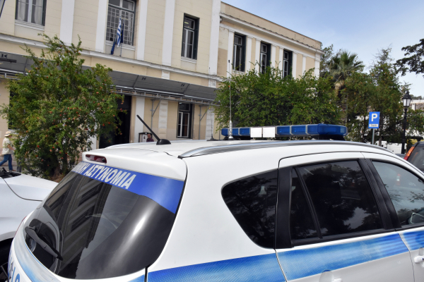 Συνελήφθη άνδρας για 12 εμπρησμούς στην περιοχή Αμπελώνας στη Λάρισα