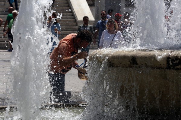 Καιρός: Καύσωνας και σήμερα -Στους 43 βαθμούς ο υδράργυρος