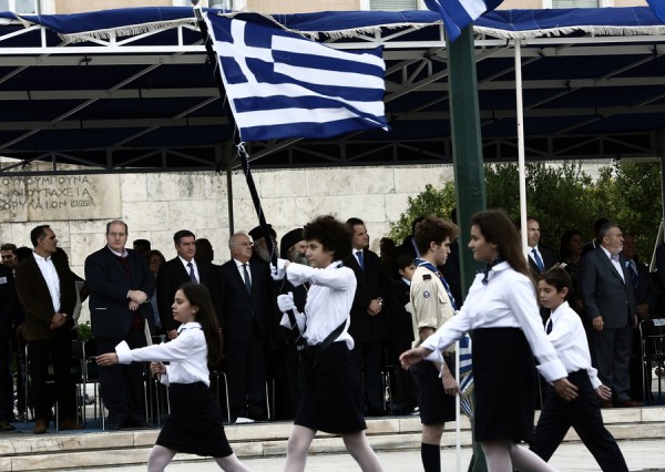 Κυκλοφοριακές ρυθμίσεις για τις παρελάσεις το Σαββατοκύριακο