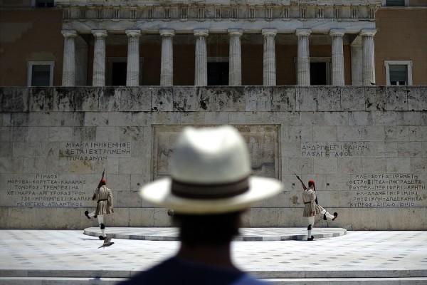 Συνελήφθησαν δυο άτομα που προσπάθησαν να μπουν στη Βουλή