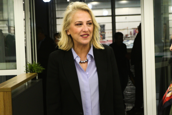 Ρένα Δούρου: Χωρίς ενημέρωση της Βουλής η κυβέρνηση στέλνει στρατιωτική δύναμη στη Γάζα