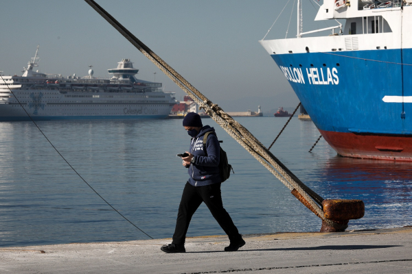 Δεμένα τα πλοία Παρασκευή και Σάββατο, 48ωρη απεργία της ΠΝΟ με... προοπτική κλιμάκωσης