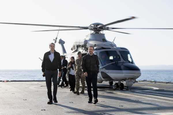 Μηνύματα σε «εχθρούς» ή επικοινωνιακά σόου που διχάζουν το λαό;