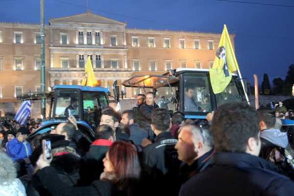 Τα τρακτέρ στο Σύνταγμα - Μεγαλειώδες το συλλαλητήριο των αγροτών πηγη:φωτο twitter