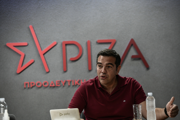 Τσίπρας για φωτιά: «Οι σκέψεις μας είναι σε όσους δίνουν τη μάχη στην Πεντέλη»