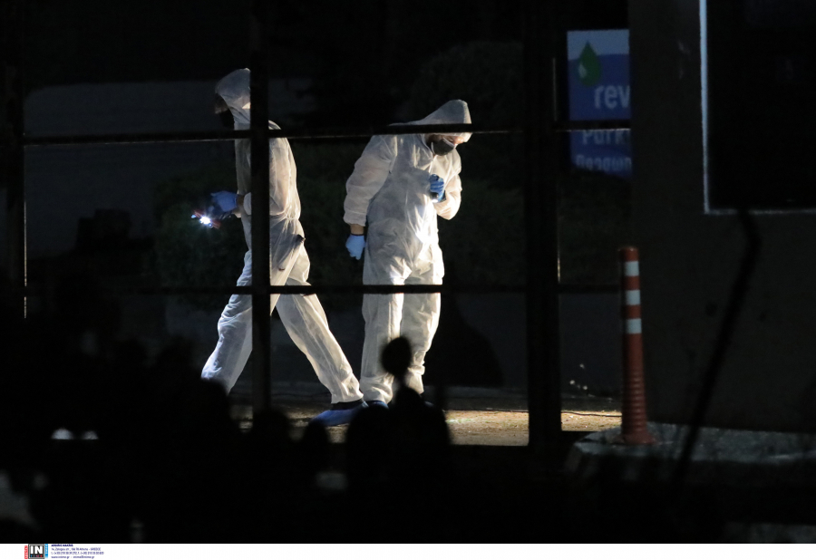 Έκρηξη σε γραφεία εταιρείας πετρελαιοειδών στη Βάρη (εικόνες)