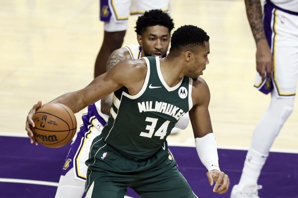 NBA: Ο Giannis μένει... για πάντα στους Μιλγουόκι Μπακς, υπέγραψε τριετή επέκταση ο Αντετοκούνμπο