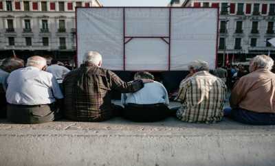 «Παράθυρο» για μείωση στις επικουρικές και αυτόματη αύξηση στα όρια ηλικίας