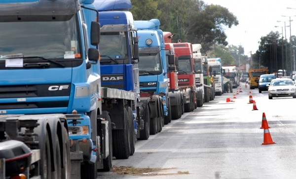 Φορτηγό με χιλιάδες νοθευμένα ποτά εντόπισε η αστυνομία