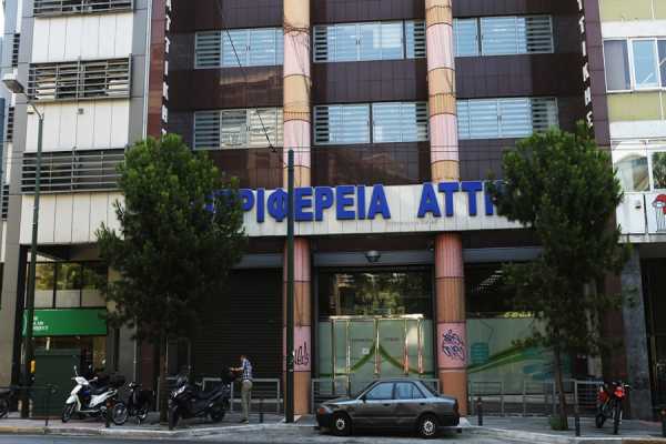 Παρεμβάσεις για την ανακατασκευή των στηθαίων ασφαλείας σε οδούς της Ανατολικής Αττικής