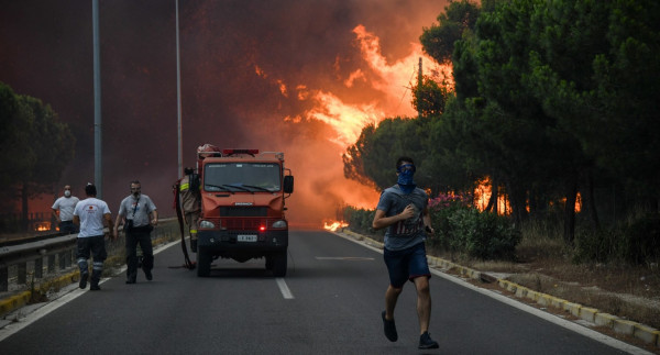 Δημοσίευμα φέρνει «φως» στην τραγωδία στο Μάτι: «Θάψ’ τα γιατί θα σε σκίσουμε» - Μιλάει για συγκάλυψη με άνωθεν απειλές