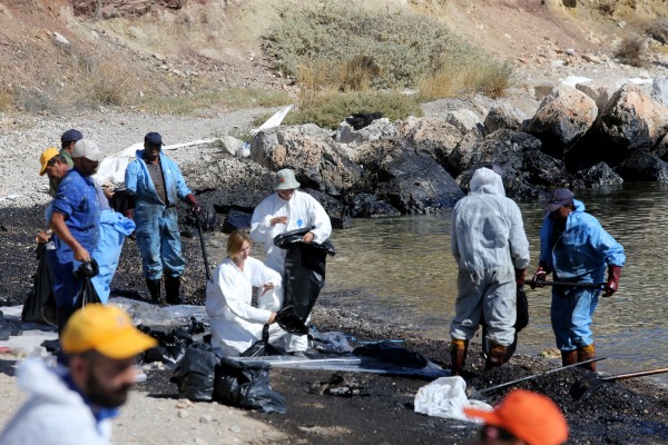 Η κατάσταση των ακτών από την πετρελαιοκηλίδα στο Σαρωνικό