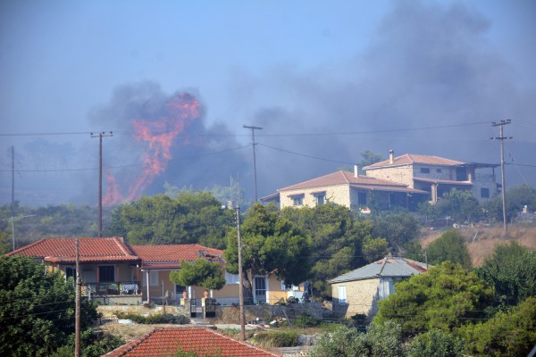 Μάχη με τις φλόγες και σε Ζάκυνθο και Κεφαλονιά