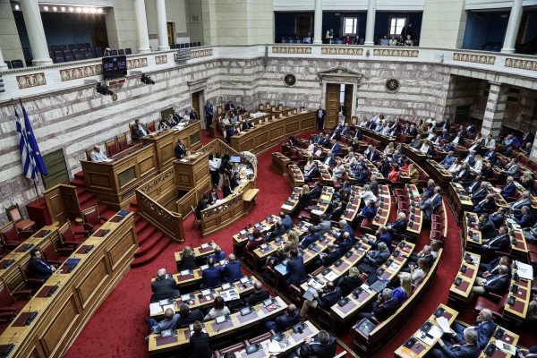 Προανακριτική για Παπαγγελόπουλο: Kίνηση-έκπληξη από την Κυβέρνηση το απόγευμα στη Βουλή