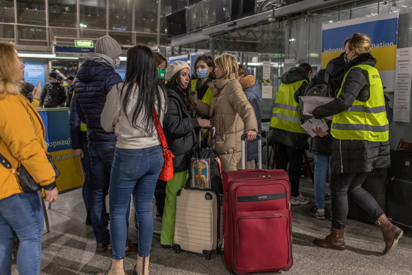 Ουκρανία: Ο ρωσικός στρατός προτρέπει τους άμαχους να εγκαταλείψουν... άφοβα το Κίεβο - Μπαίνουν και οι Λετονοί στον πόλεμο