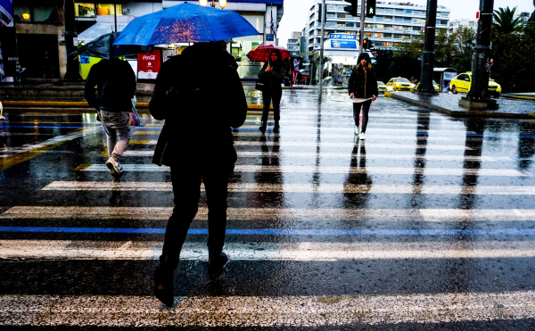 Βροχερός ο καιρός σήμερα, που θα έχουμε ισχυρές καταιγίδες