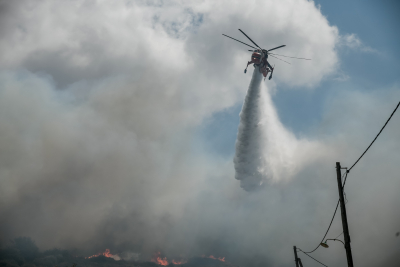 Μαίνεται η φωτιά στην Εύβοια - Ενισχύθηκαν οι δυνάμεις της Πυροσβεστικής