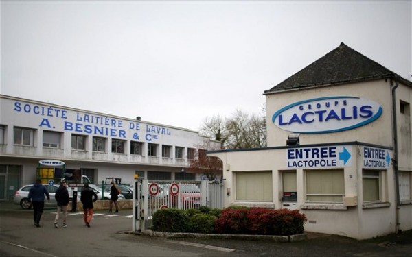 Lactalis: Αποσύρονται όλα τα βρεφικά γάλατα της μονάδας της Κραόν