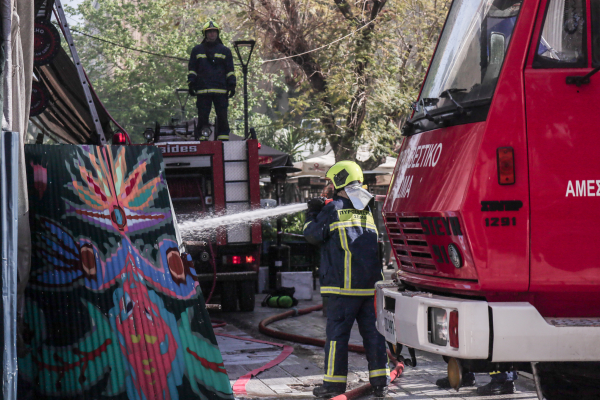 Πυρπόλησαν αυτοκίνητα στην Λ. Αλεξάνδρας, εξετάζεται το ενδεχόμενο εμπρησμού