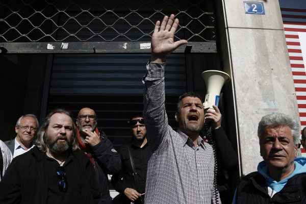 Ένταση σε υπ. Εσωτερικών και έξω απο την Βουλή