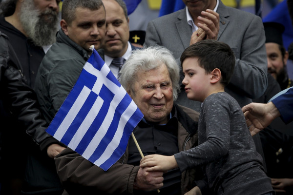 Δύσκολες ώρες για τον Μίκη Θεοδωράκη