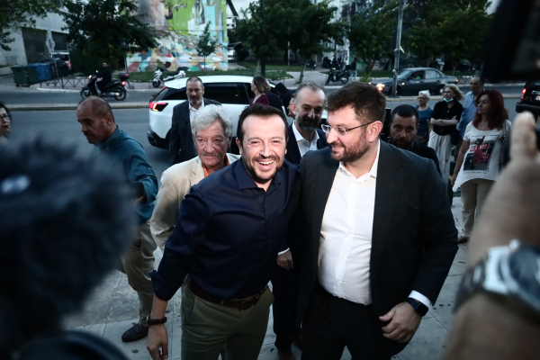 Ο Ζαχαριάδης «απαντάει» στον Παππά