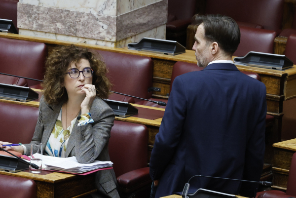 Τι τρέχει με την Καραγεωργοπούλου και τη Νέα Αριστερά