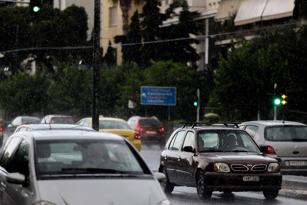 ΕΜΥ: Ο καιρός τρελάθηκε - Σε ποιες περιοχές θα έχει αύριο βροχές και καταιγίδες